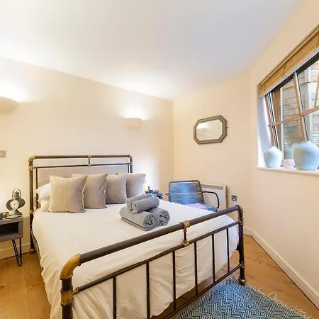 Large Boutique Harbourside Apartment - Football Table (Adults Only) Apartment