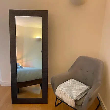 Daire Large Boutique Harbourside Apartment - Football Table (Adults Only)
