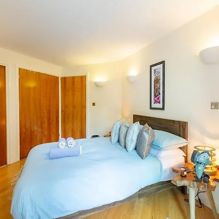 Large Boutique Harbourside Apartment - Football Table (Adults Only) Apartment *