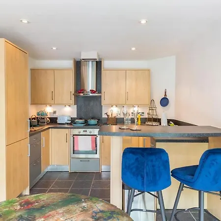 Daire Large Boutique Harbourside Apartment - Football Table (Adults Only)